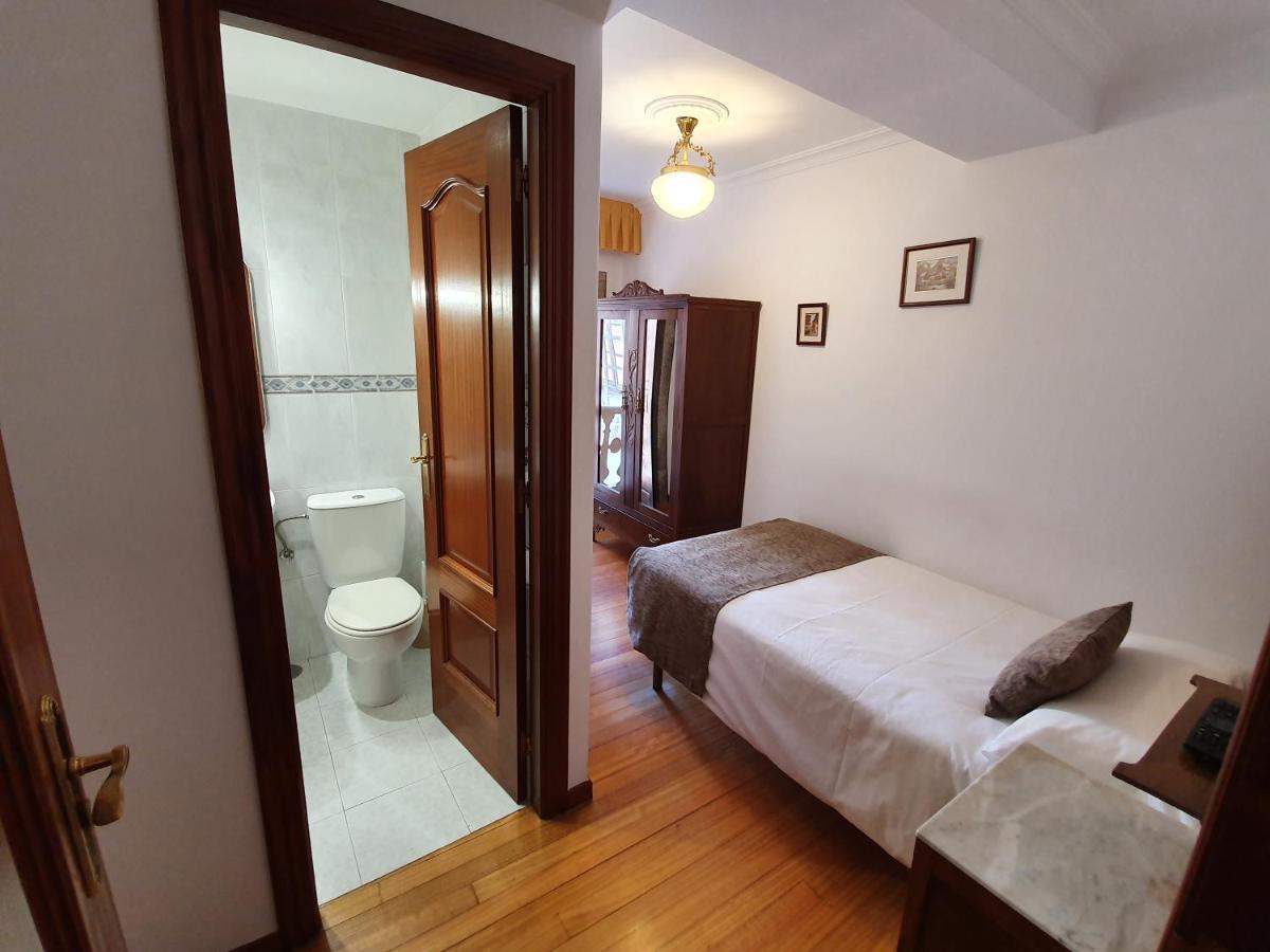 Hostal Giadas Santiago de Compostela Exterior photo